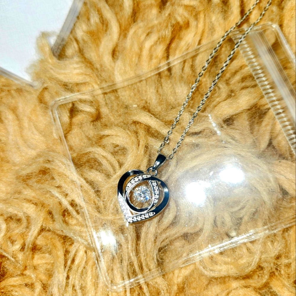 NWOT Women's Clavicle Pendant Necklace STERLING SILVER PLATED & MOISSANITE! SALE